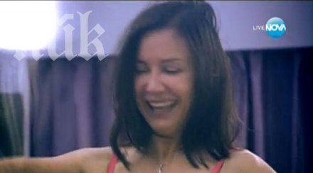 сензация ирина флорин направи луд стриптийз остана сутиен