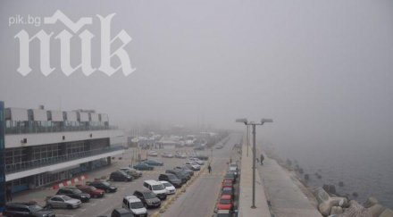 ужасната мъгла парализира варна отменят полети пътищата настана