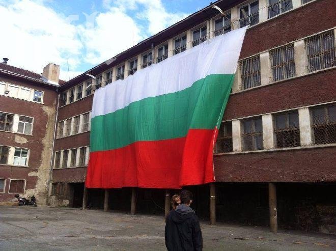 Класическата гимназия остава в центъра на София!