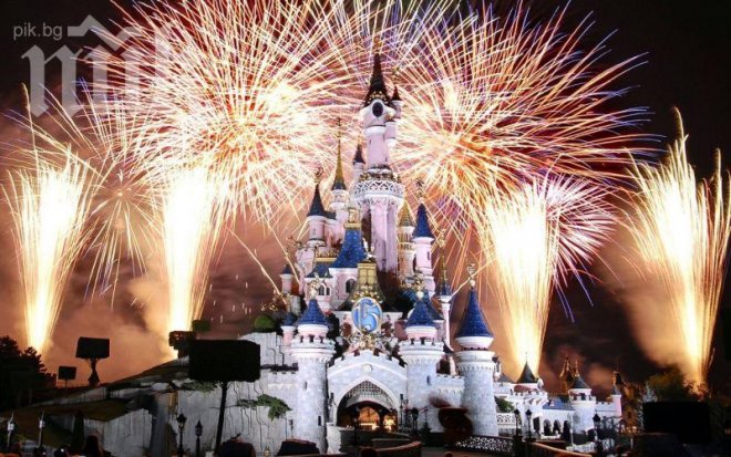 5-годишно момченце в критично състояние след падане от лодка в Дисниленд