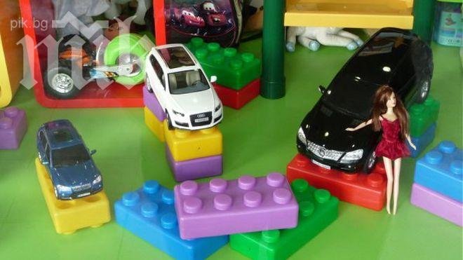 Задържаха камион с играчки менте