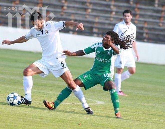 Любимец се добра до ценно равенство срещу Нафтата