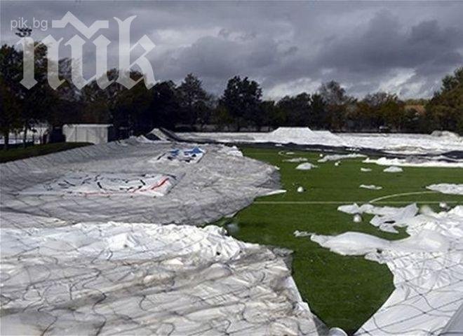 Играчите на Аякс се разминаха със сериозен инцидент