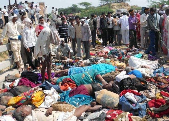 17 мъже и жени загинаха по време на църковно бдение