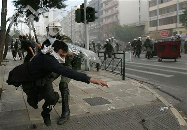 МВнР: Българите да избягват центъра на Атина