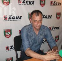 ЦСКА се заяде с Тони Здравков: Късаше картони, но го наказаха за 1 мач (видео)