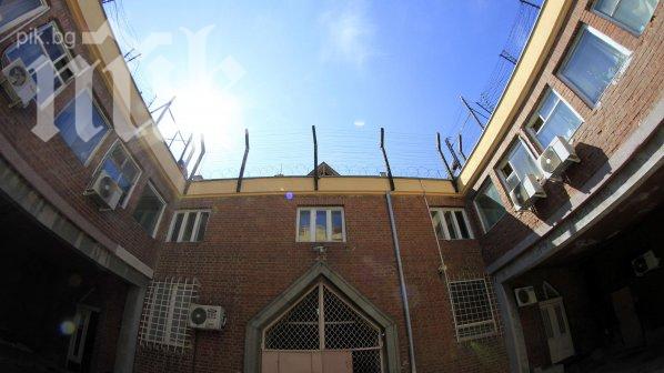 Надзирателите във Варна излизат на протест