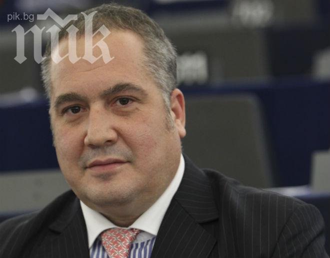 Евродепутатът Слави Бинев изпрати писмо до Арменския поп