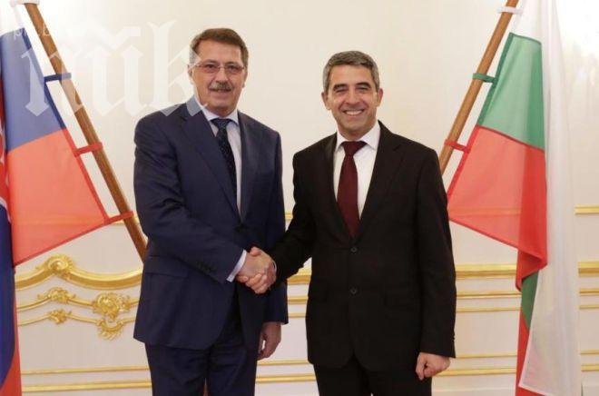 Президентът: Има срастване на медии и политика, проблемът с монополите стои