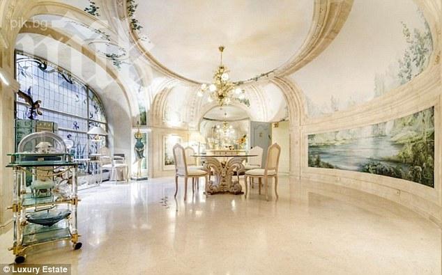 Сензация! Бриджит Бардо продава апартамента си в Париж за 6 млн. евро. Вижте снимки на любовното й гнездо!