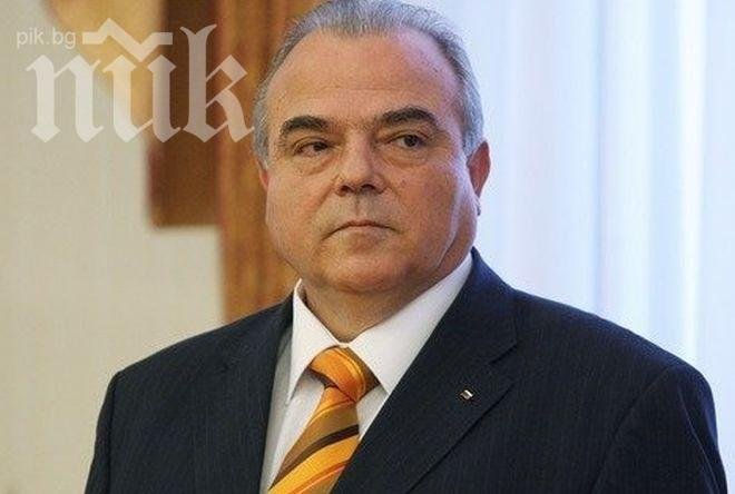 Ректорът на УНСС възкресява чалготека - майки се вдигат на протест