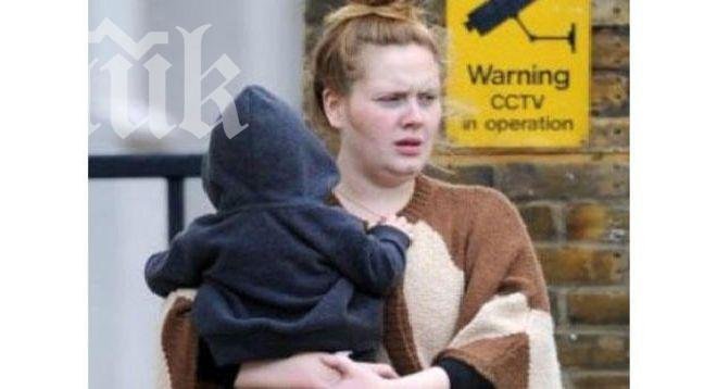 Адел шокира с вида си (снимка)