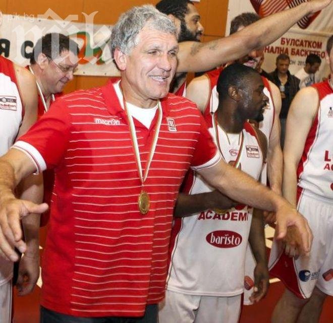 След поредната издънка: Лукойл гони треньора