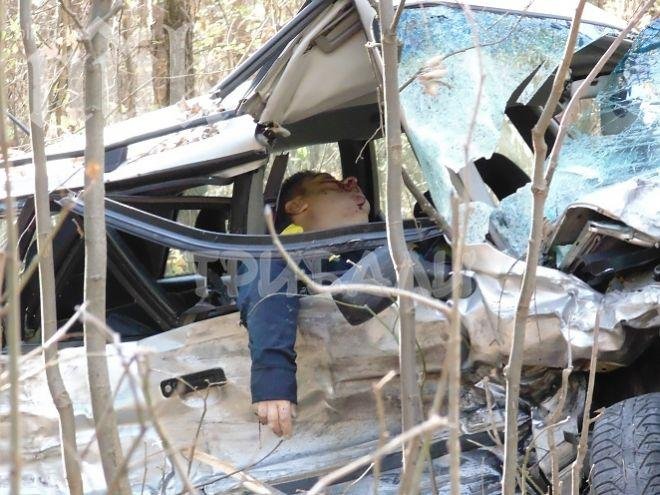 Ауди и БМВ се натресоха зверски - един загина, а друг бере душа (снимки 18+)