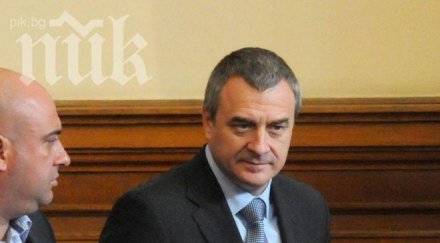 йовчев знам дали връзка уволнението шефа булгаргаз бисеров