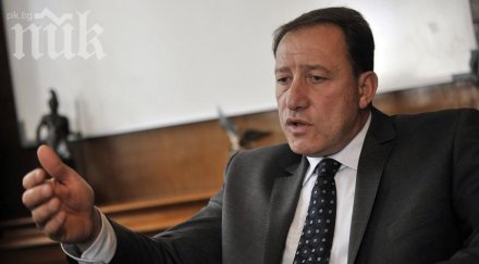 ангел найденов все сме война бежанците