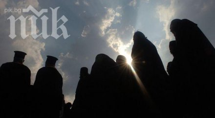 имами играят футбол български свещеници