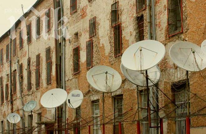 Надзирателите от Бургас пиха по една студена вода