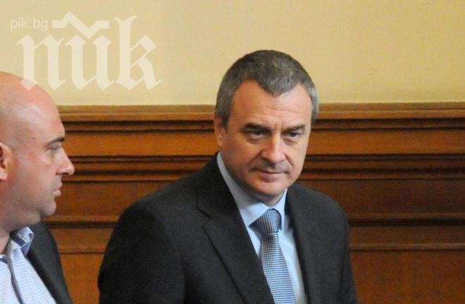 Йовчев: Не знам дали има връзка между уволнението на шефа на „Булгаргаз“ и Бисеров
