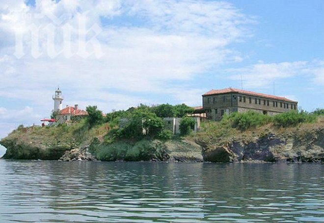 Търсят директор на остров край Бургас