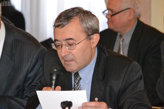 В това критично време няма Въздържал се