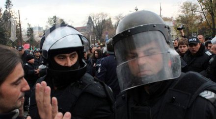 депутатите останаха нощуват парламента снимки