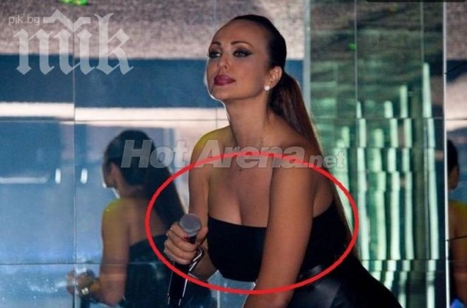Глория отново си напомпа гърдите! 