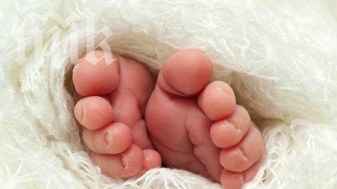 Спасяват 8-месечно бебе с инсулинова помпа