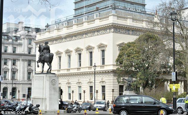 Англия в шок! Продават най-баровската кооперация в Лондон за 250 млн. лири! Вижте невероятния имот!