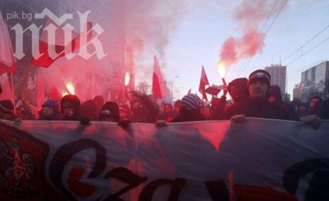 Полша призна! Нападателите на руското посолство за хулигани