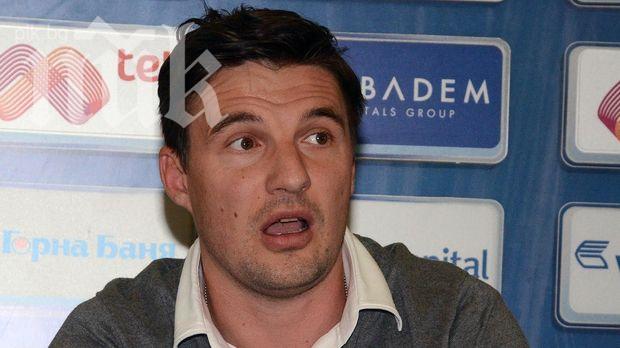 Йовов реди състава на Левски, Сухия е кукла на конци