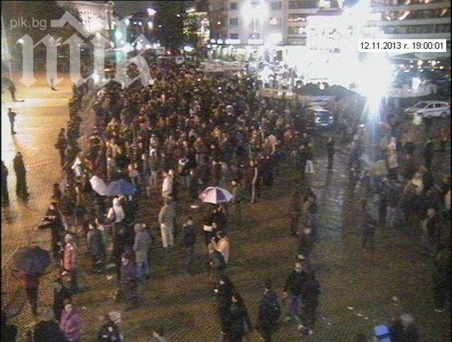 МВР: До момента са арестувани 12 протестиращи, половината са жени