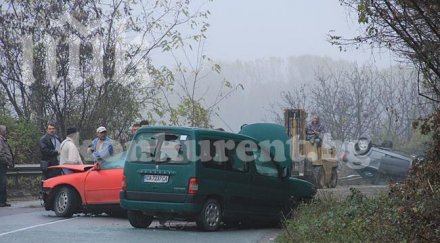 седем ранени зверска катастрофа