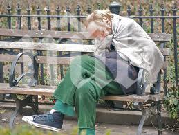 властите будапеща забраниха бездомниците спят центъра