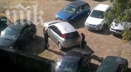 видео две българки паркират взриви интернет вижте