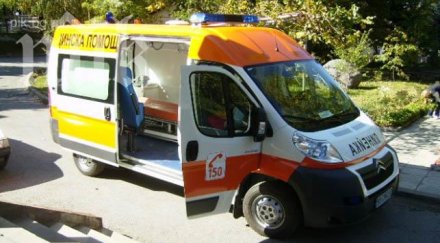 мъж преряза вените отчаяние загуби работата