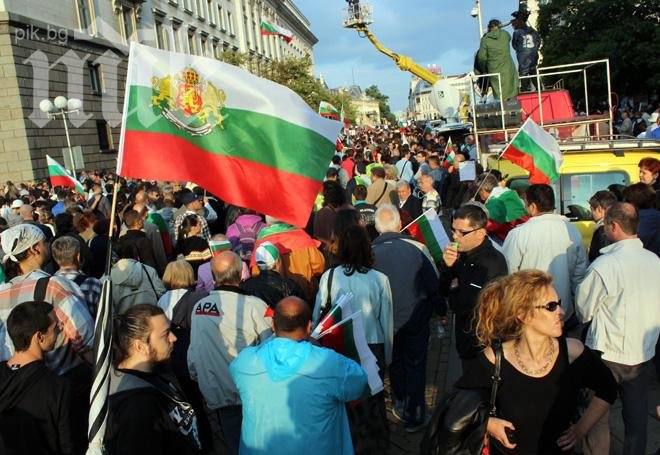 София трепери! Задава ли се кървава събота?