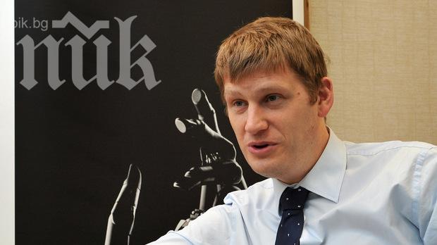 Британският посланик Джонатан Алън: Правителството трябва да чуе хората