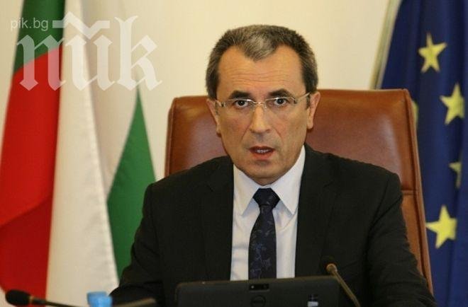 Пуснаха телефона на Орешарски във Фейсбук – завършва на 666