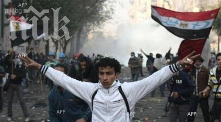 цру разсекрети информация разкриваща кадафи снабдявал мюсюлмански братя оръжие