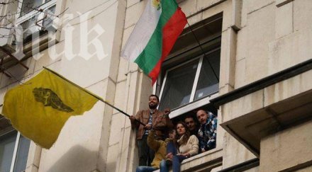 ректоратът остава окупиран студентите поканени лекции