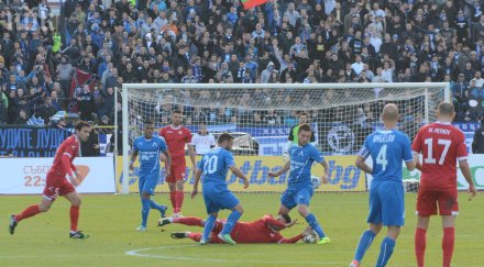 полицията задържа души цска левски