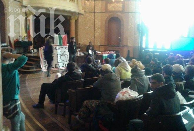 „Ранобудните студенти” ще разкрият протестните си планове 