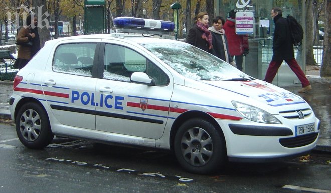 Неизвестен мъж взе заложници на  „Шанз-Елизе” (видео)