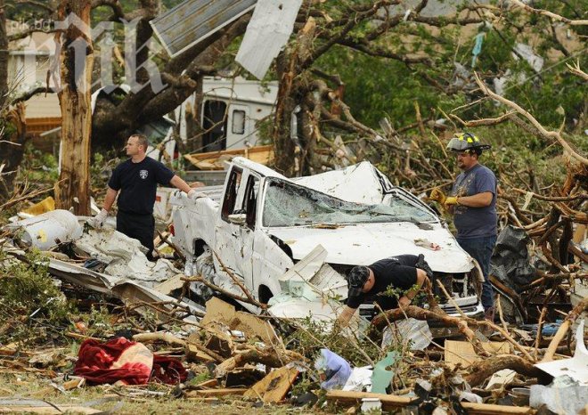Мощно торнадо взе най-малко пет жертви в САЩ