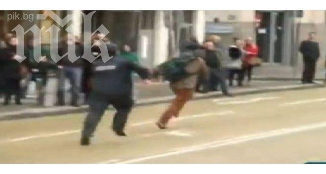 Гонка между полицай и студент – тотален хит. Чупи рекорди в социалната мрежа (видео)