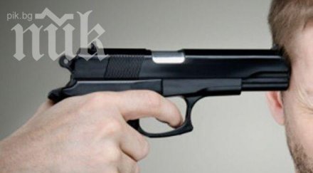 мъж гръмна болт проби черепа