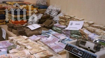 испанските полицаи заловиха рекордно количество кокаин