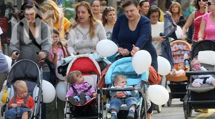 майки деца протест увеличаването таксите забавачки