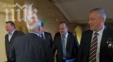 дсб синдикатите ход допускат ксенофобите овладеят народния гняв